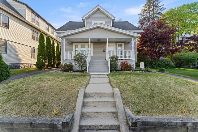 22 Frank St, Worcester, MA 01604