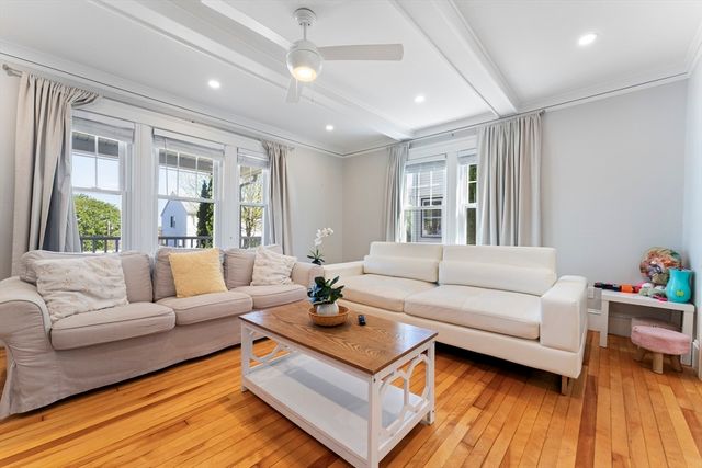 22 Frank St, Worcester, MA 01604