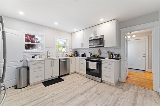 22 Frank St, Worcester, MA 01604