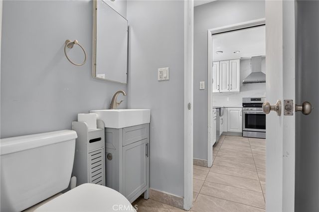 7700 Wilbur, Reseda, CA 91335