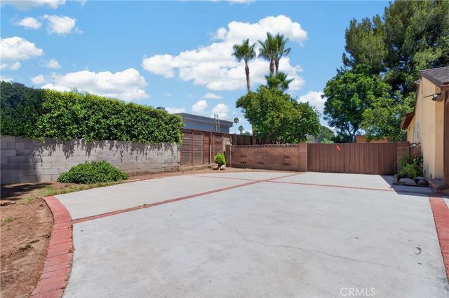 7700 Wilbur, Reseda, CA 91335