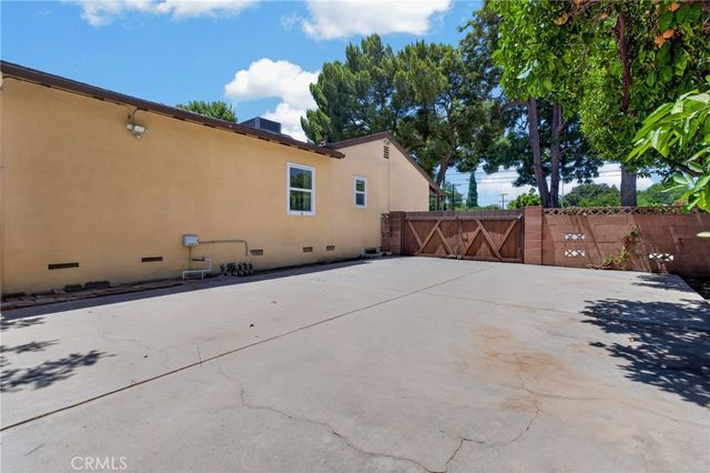 7700 Wilbur, Reseda, CA 91335