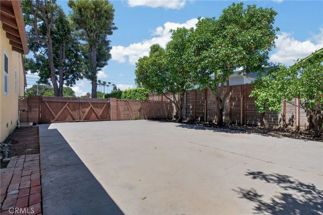 7700 Wilbur, Reseda, CA 91335