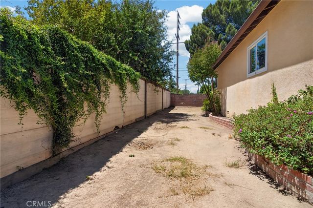 7700 Wilbur, Reseda, CA 91335