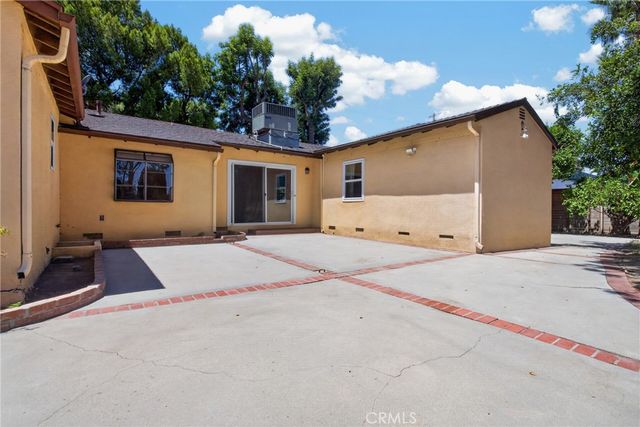 7700 Wilbur, Reseda, CA 91335