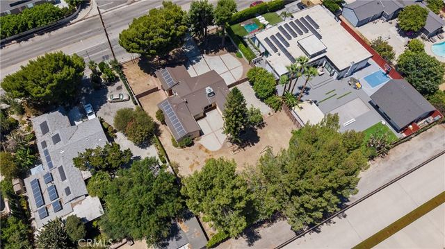 7700 Wilbur, Reseda, CA 91335