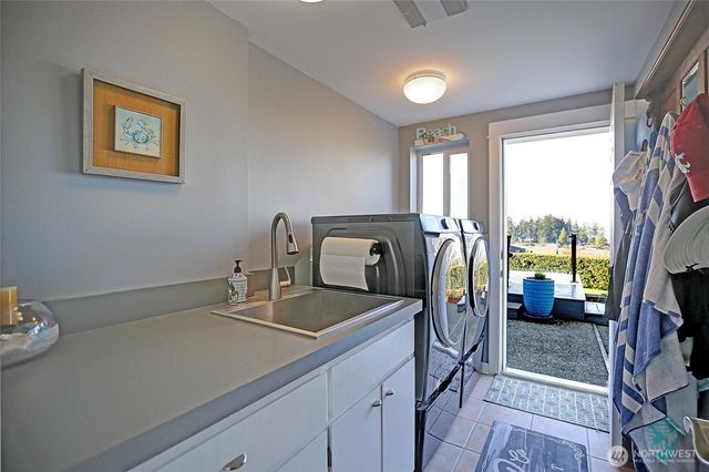 662 Gladstone Drive, Camano Island, WA 98282