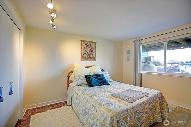 662 Gladstone Drive, Camano Island, WA 98282