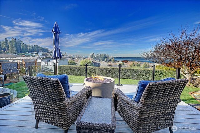 662 Gladstone Drive, Camano Island, WA 98282