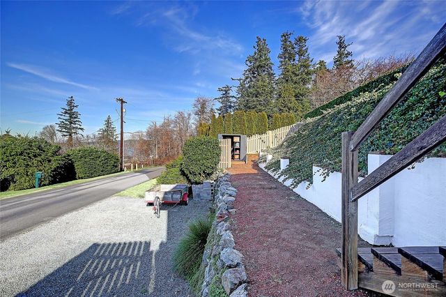 662 Gladstone Drive, Camano Island, WA 98282