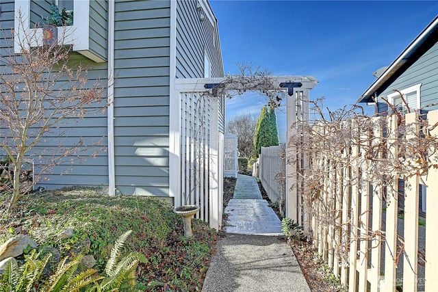 662 Gladstone Drive, Camano Island, WA 98282