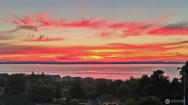 662 Gladstone Drive, Camano Island, WA 98282