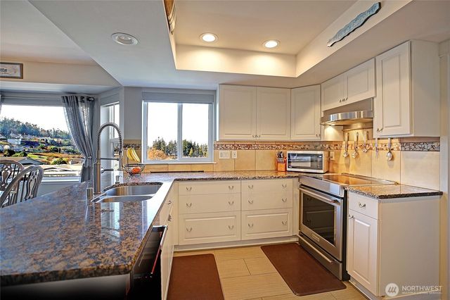 662 Gladstone Drive, Camano Island, WA 98282