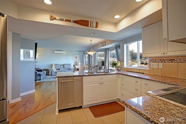 662 Gladstone Drive, Camano Island, WA 98282