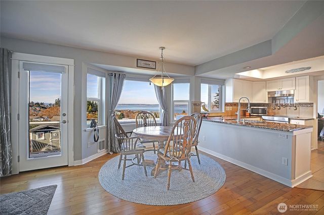 662 Gladstone Drive, Camano Island, WA 98282