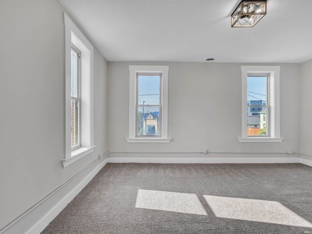 439 E Wayne Street, Fort Wayne, IN 46802