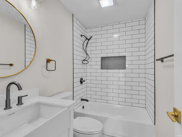 439 E Wayne Street, Fort Wayne, IN 46802