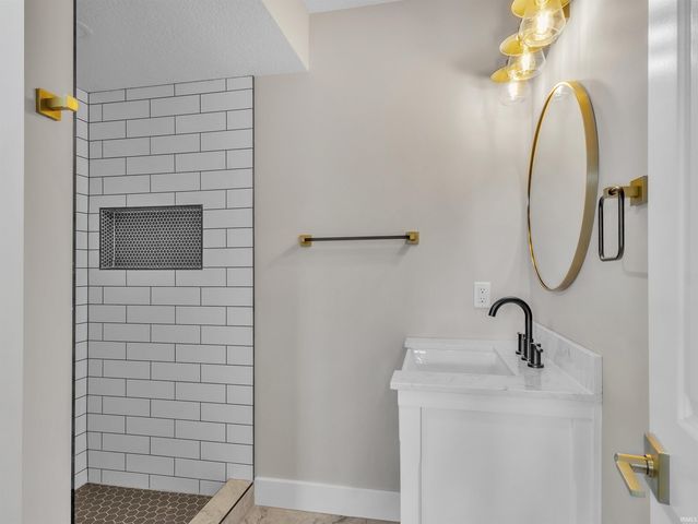 439 E Wayne Street, Fort Wayne, IN 46802