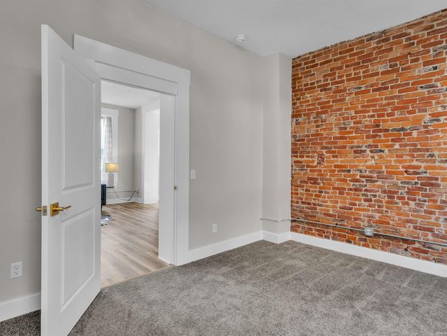 439 E Wayne Street, Fort Wayne, IN 46802