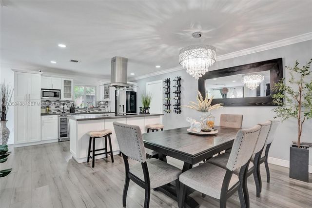 620 SW 100th Avenue, Pembroke Pines, FL 33025