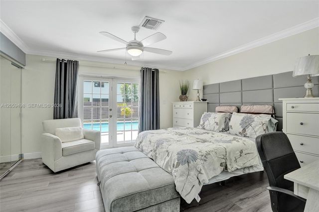 620 SW 100th Avenue, Pembroke Pines, FL 33025
