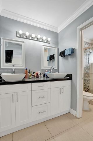 620 SW 100th Avenue, Pembroke Pines, FL 33025