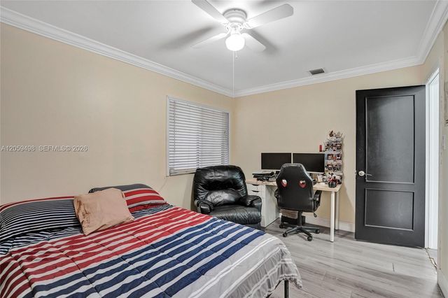 620 SW 100th Avenue, Pembroke Pines, FL 33025