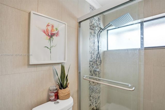 620 SW 100th Avenue, Pembroke Pines, FL 33025