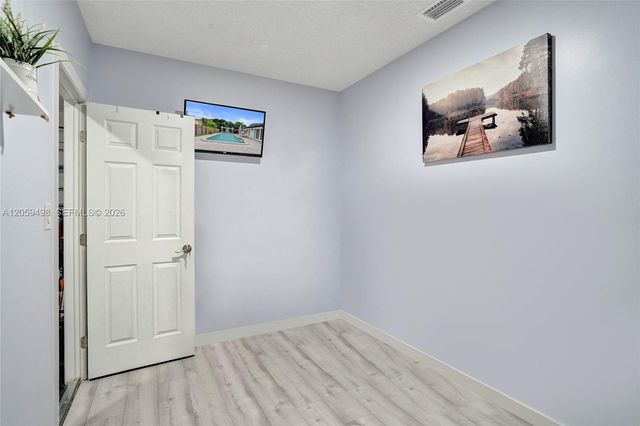 620 SW 100th Avenue, Pembroke Pines, FL 33025