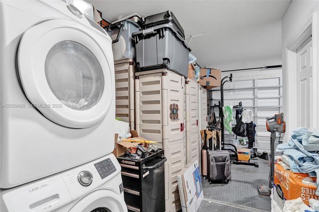 620 SW 100th Avenue, Pembroke Pines, FL 33025