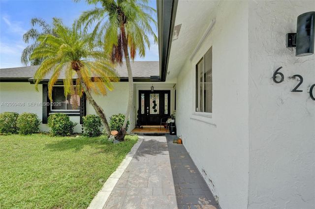 620 SW 100th Avenue, Pembroke Pines, FL 33025