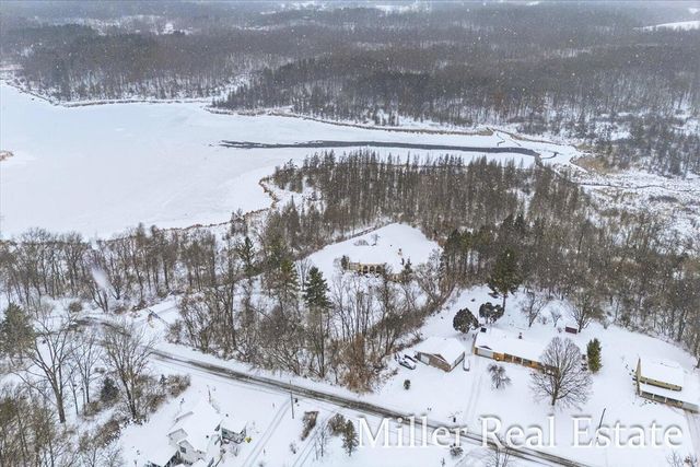 660 Indian Hills Drive, Hastings, MI 49058