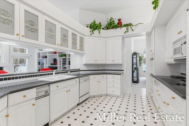 660 Indian Hills Drive, Hastings, MI 49058