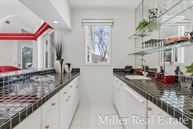 660 Indian Hills Drive, Hastings, MI 49058