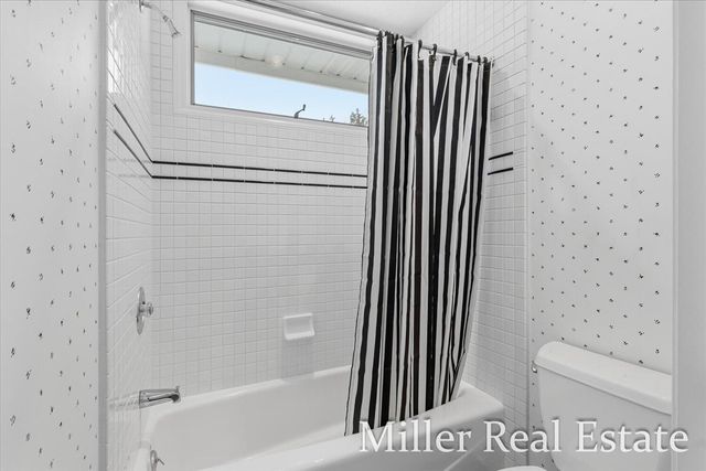 660 Indian Hills Drive, Hastings, MI 49058