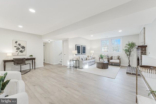 1540 POWELLS TAVERN PL, Herndon, VA 20170