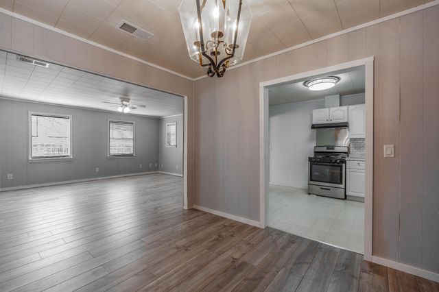 1310 Brazos Street, Hempstead, TX 77445