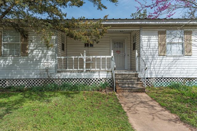1310 Brazos Street, Hempstead, TX 77445