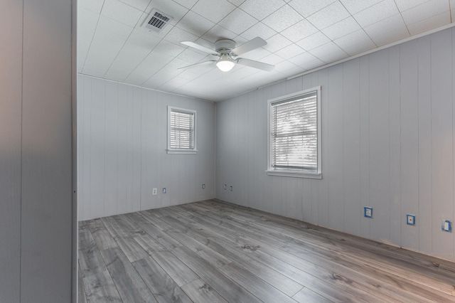 1310 Brazos Street, Hempstead, TX 77445