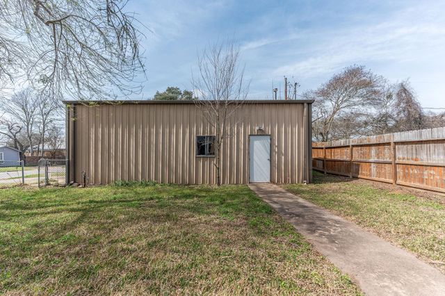 1310 Brazos Street, Hempstead, TX 77445