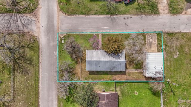 1310 Brazos Street, Hempstead, TX 77445