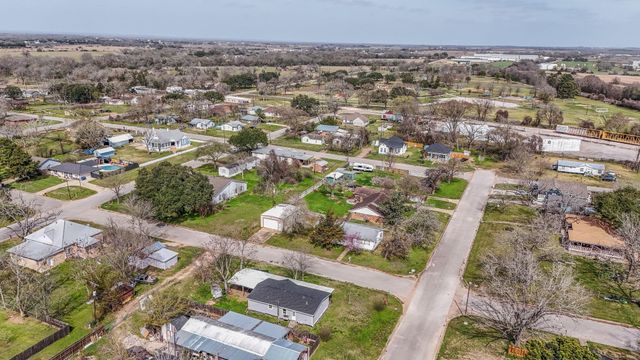 1310 Brazos Street, Hempstead, TX 77445
