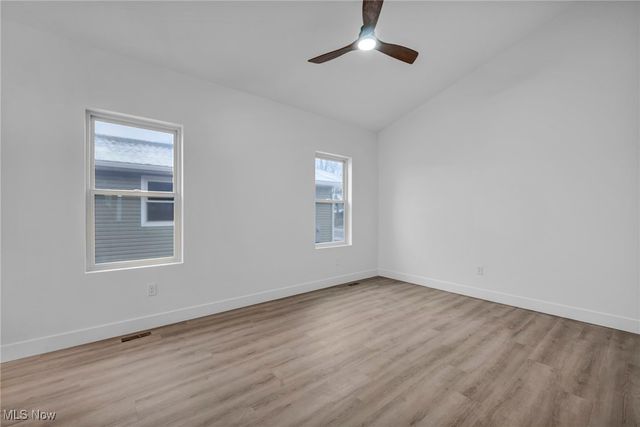 455 S Van Buren Avenue, Barberton, OH 44203