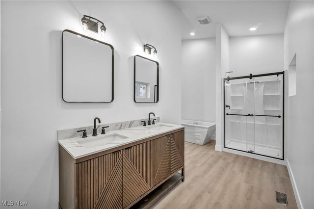 455 S Van Buren Avenue, Barberton, OH 44203