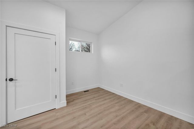 455 S Van Buren Avenue, Barberton, OH 44203