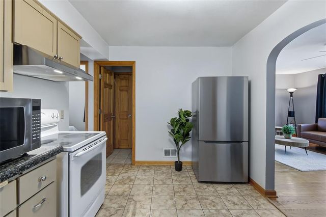 1043 Vine Street, Eau Claire, WI 54703