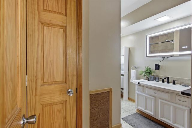 1043 Vine Street, Eau Claire, WI 54703