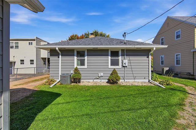 1043 Vine Street, Eau Claire, WI 54703