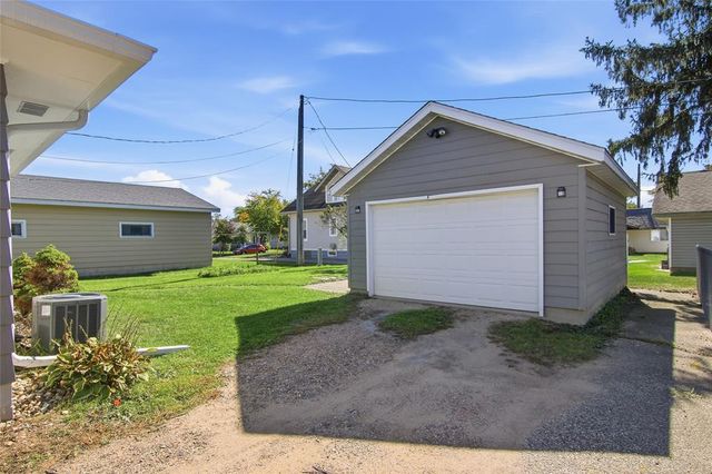 1043 Vine Street, Eau Claire, WI 54703