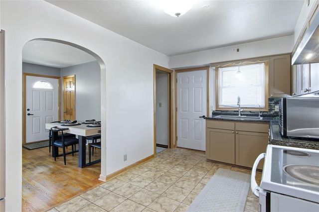 1043 Vine Street, Eau Claire, WI 54703
